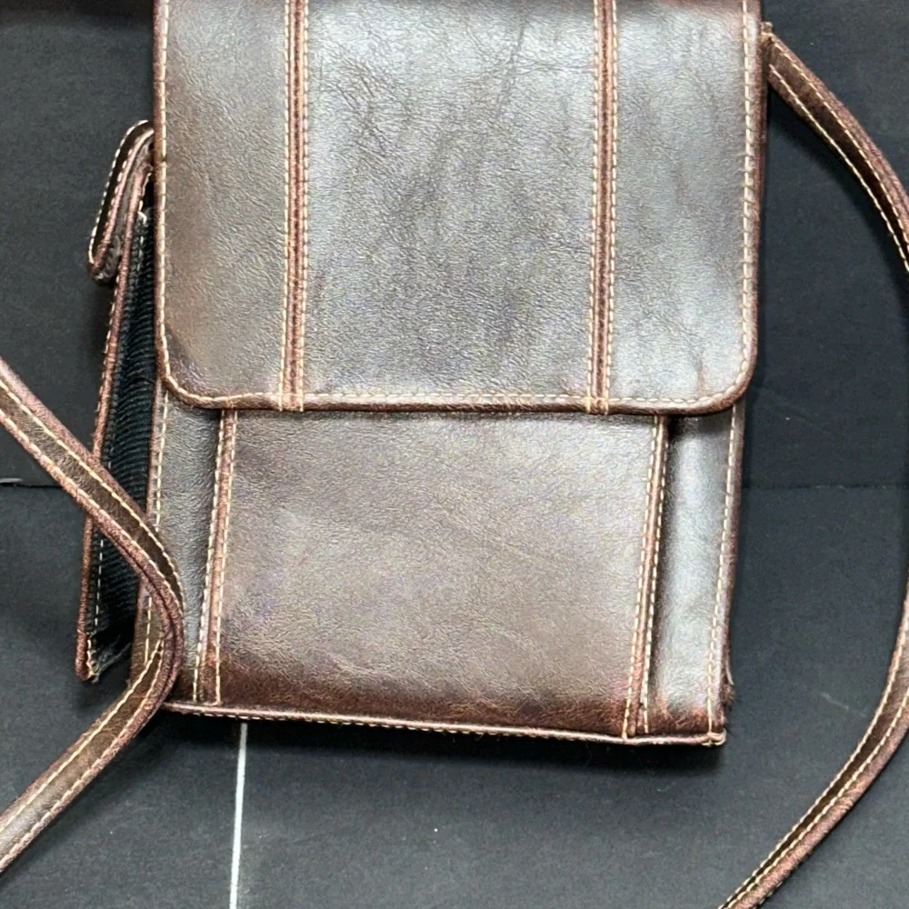 🔥🔥 Vintage-Style Brown Leather Crossbody Bag – Excellent Condition🔥🔥